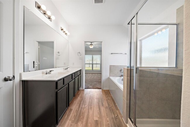 Building Photo - 446 Ridgewood Terrace Dr