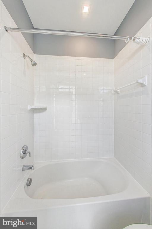 Building Photo - 1458 Piccard Dr