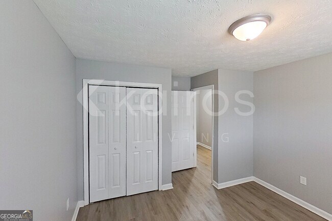 Building Photo - 205 Fawn Dr