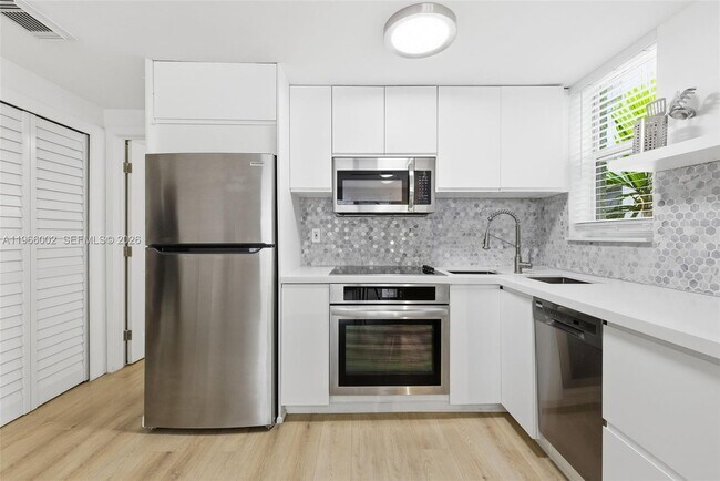 Building Photo - 1550 Drexel Ave