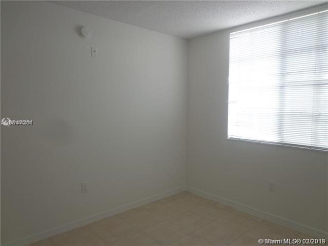 Building Photo - 777 SW 111th Way