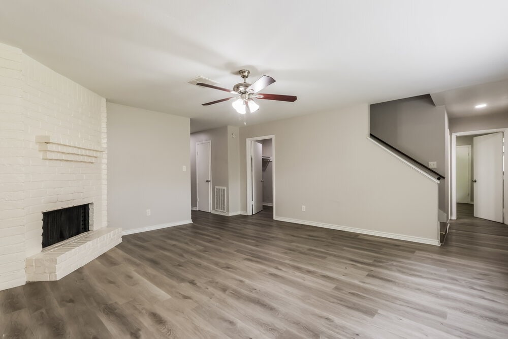 Building Photo - 25106 Lynbriar Ln