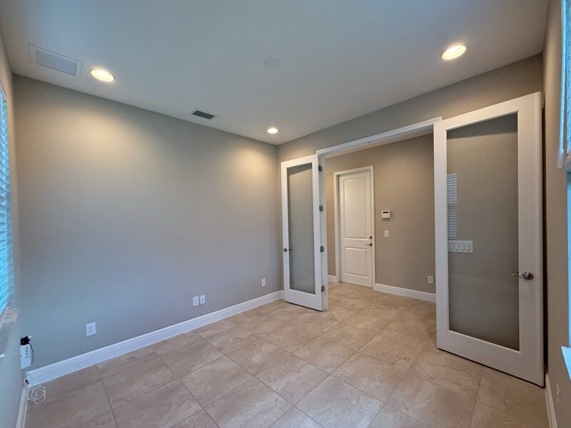 Building Photo - 2941 Casterton Dr