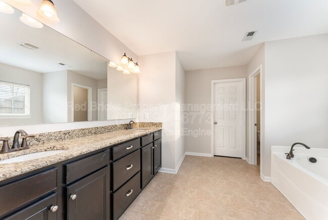 Building Photo - 2288 Barrowcliffe Dr NW