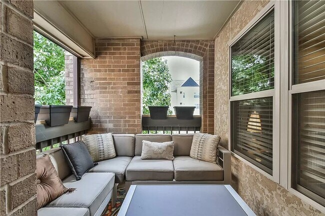 Building Photo - Urban Living in Downtown OKC - 2 Bedrooms/...