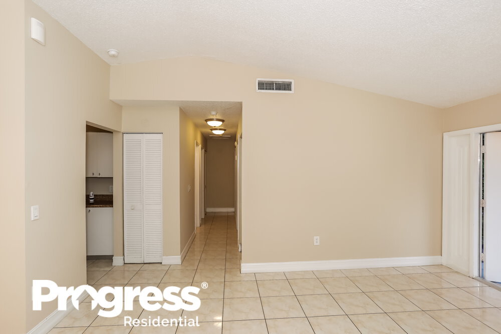 Building Photo - 4205 SW 137th Ct