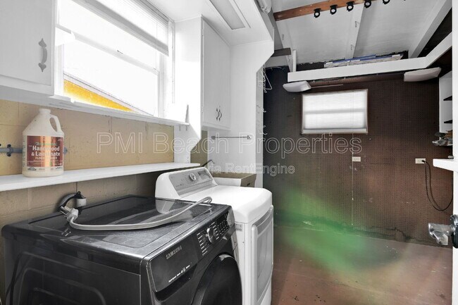 Building Photo - 2431 Key Largo Ln