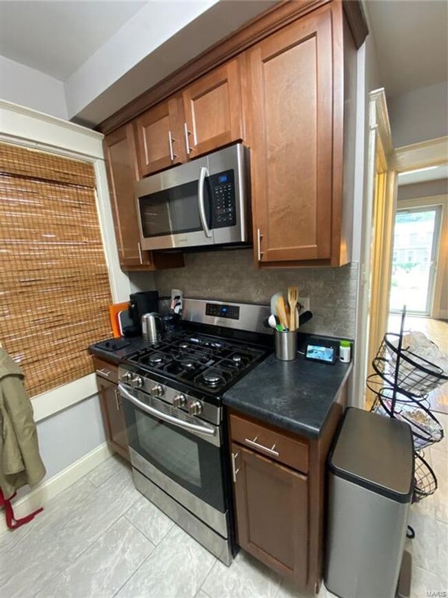 Building Photo - 743 Clark Ave