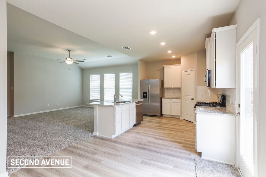 Building Photo - 2005 Erlinda Dr