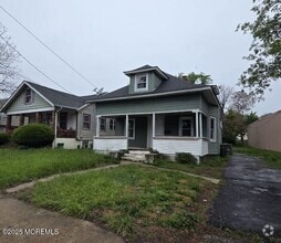 Building Photo - 1115 9th Ave