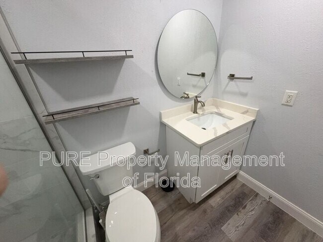 Building Photo - 1610 SE 25th St