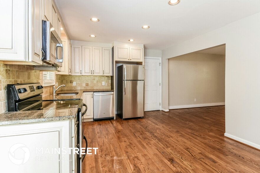 Building Photo - 6265 E Shore Cir