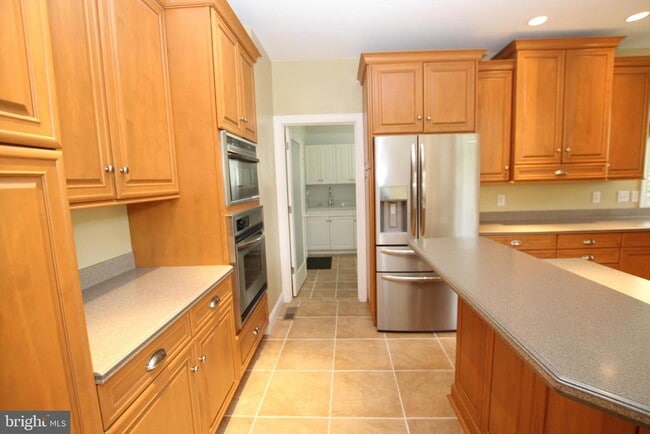 Building Photo - 3 Good Hope Ct