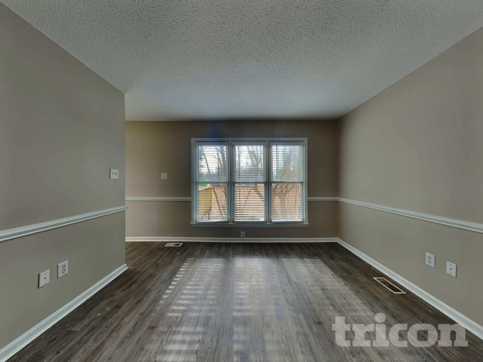 Building Photo - 820 Shadow Lake Dr