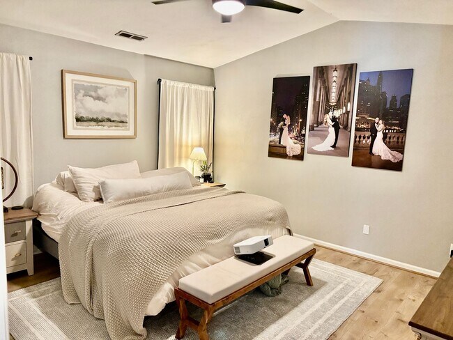 Building Photo - 3 bedroom/2.5 bathroom- Lake Cambridge- Kiln Creek