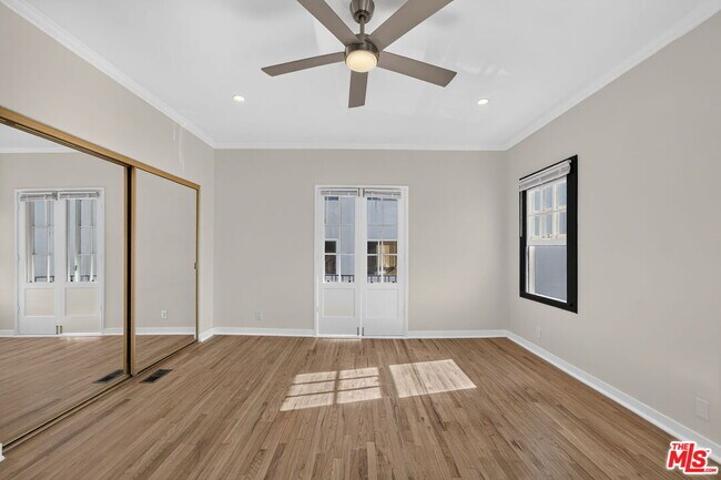 Building Photo - 215 S Gale Dr