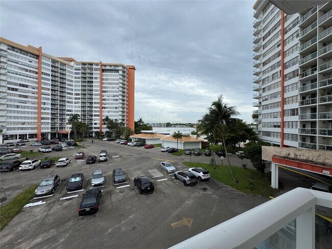 Building Photo - 1351 NE Miami Gardens Dr