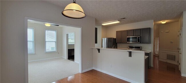 Building Photo - 505 Canton Ct