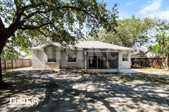 Building Photo - 3010 Linmont Ln