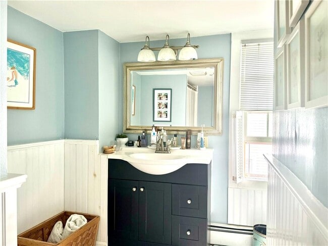 Building Photo - 26 S Baptist St