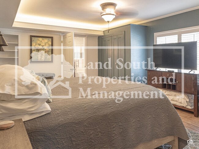 Building Photo - 327 Easton Dr