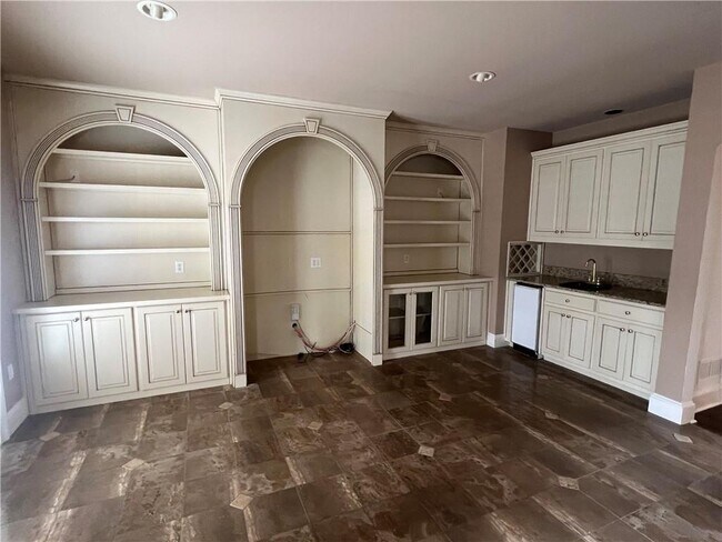 Building Photo - 2502 Oak Hill Overlook