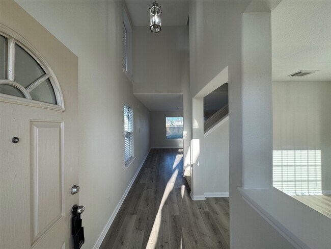 Building Photo - 11811 Madison Kendall Ln