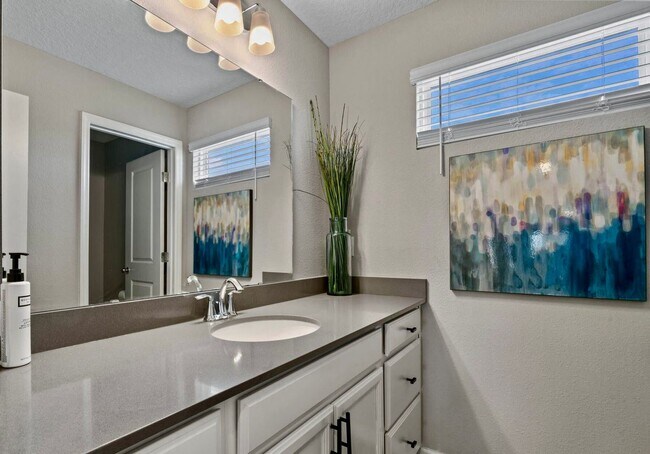 Building Photo - Gorgeous 4/ 2.5 Home in the Beautiful Lake Asbury Area of Clay County! $2,550.00