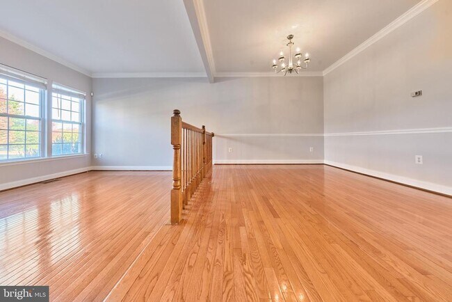 Building Photo - 685 Springhouse Square SE