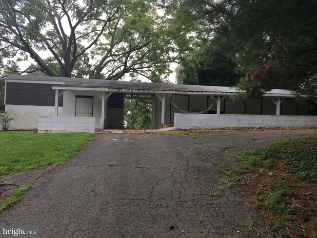 Building Photo - 881 Dolley Madison Blvd