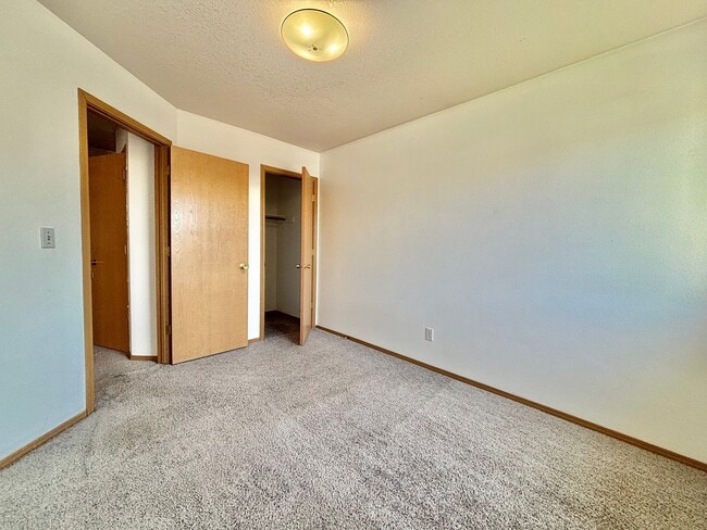 Building Photo - 221 Spooner Rd