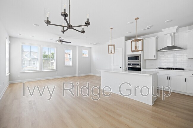 Building Photo - 2538 Lydia Ave