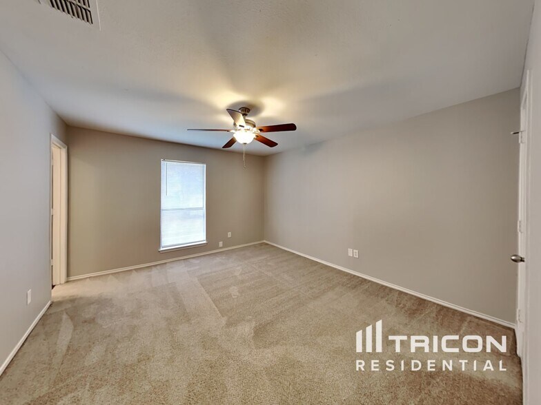 Building Photo - 6007 Big Springs Dr