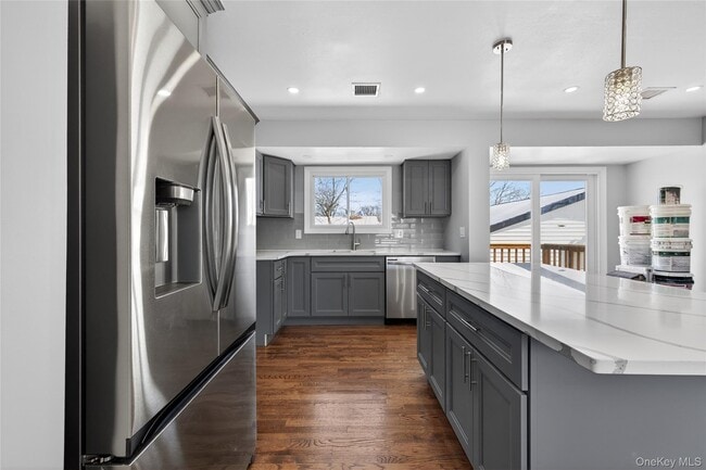 Building Photo - 3103 Falcon Ave