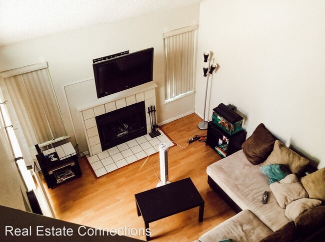 Building Photo - 3 br, 2 bath House - 5314 Borneo Circle