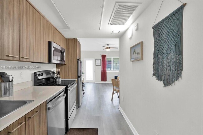 Building Photo - 740 Meridian Ave