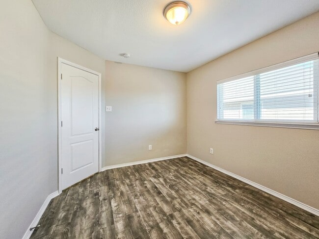 Building Photo - Charming 5BR/3.5BA Home with Two Primary Suites & Game Room in Northwest ISD