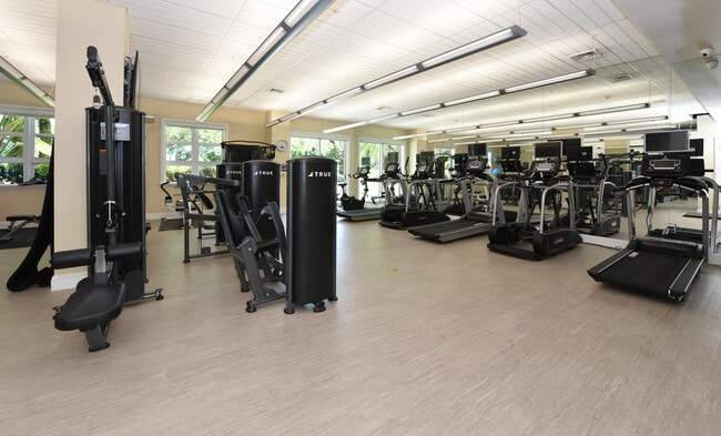 Building Photo - 403 S Sapodilla Ave