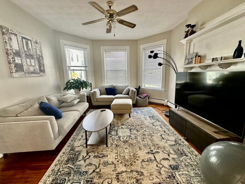 Building Photo - 6 Saint Paul St