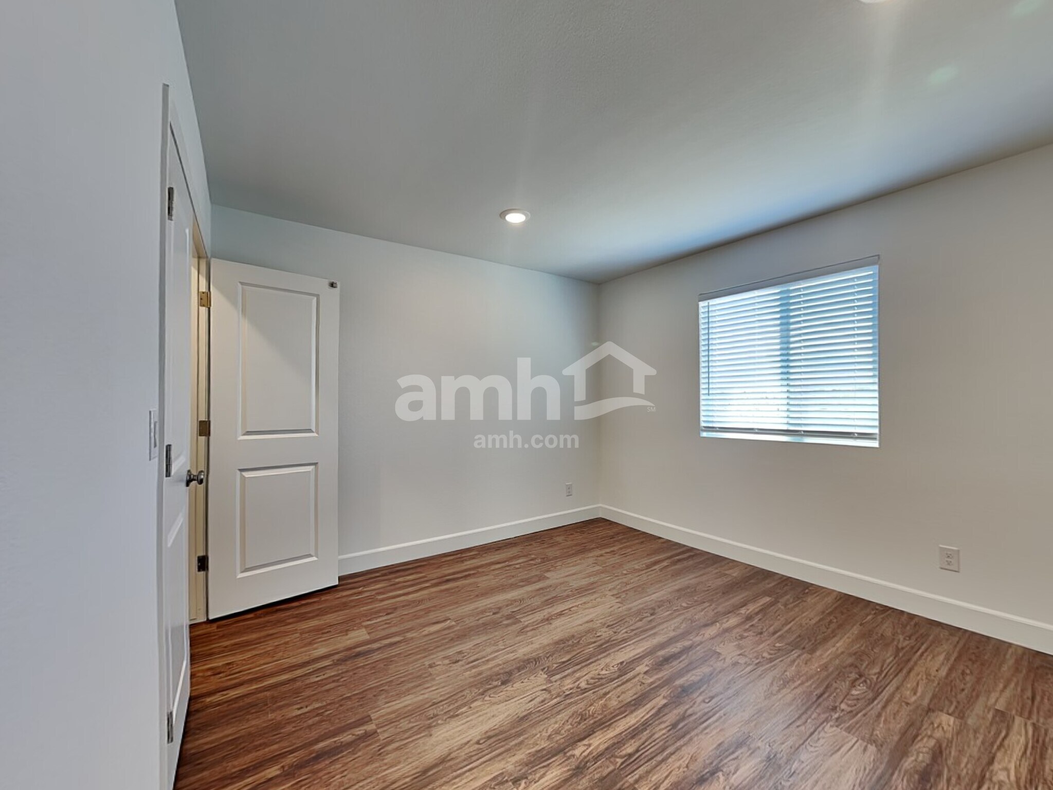 Building Photo - 9165 Ribbon Mdw Ct