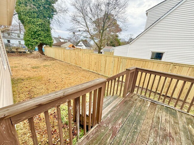 Building Photo - **4bed near MIL base- GRANITE/STAINLESS STEEL Appliances~ Roomates welcome!