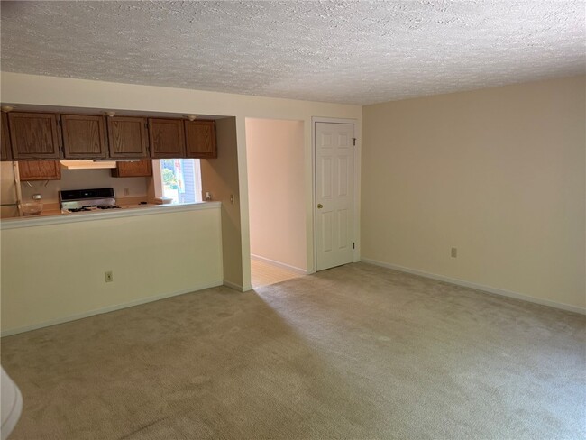 Building Photo - 116 Jordache Ln