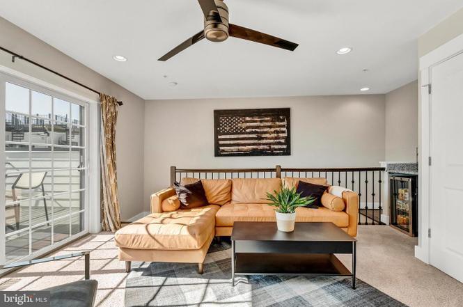 Building Photo - 3613 Fleet St