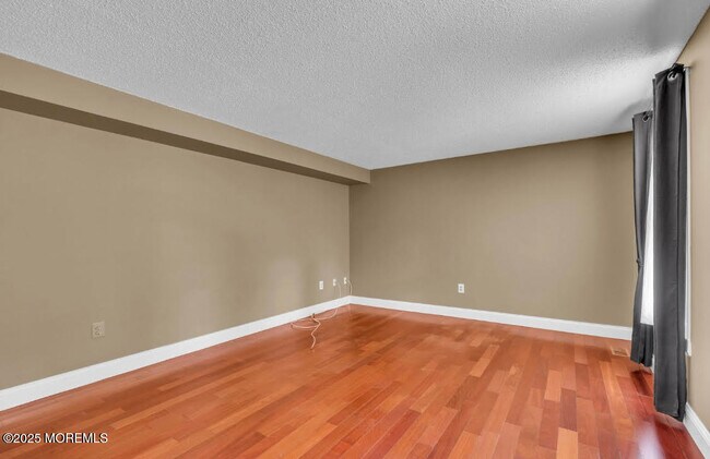 Building Photo - 6 Harmony Hill Ct