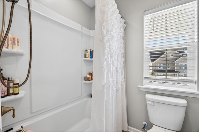 Building Photo - Experience Elevated Living on Cutleaf Drive!