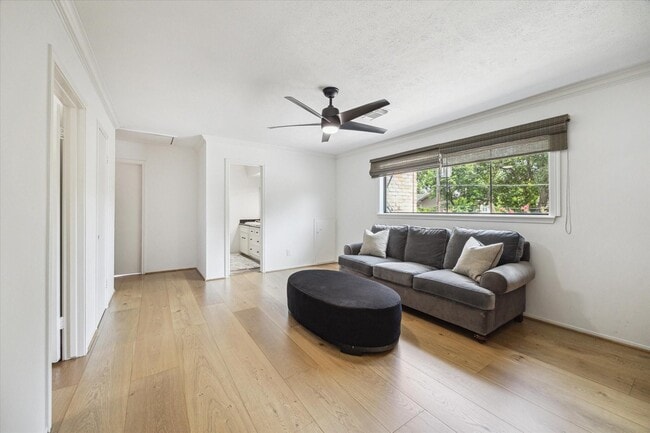 Building Photo - 12727 Kingsride Ln