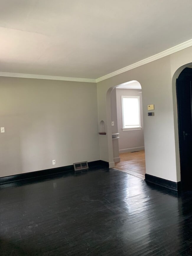 Building Photo - Madison Rental