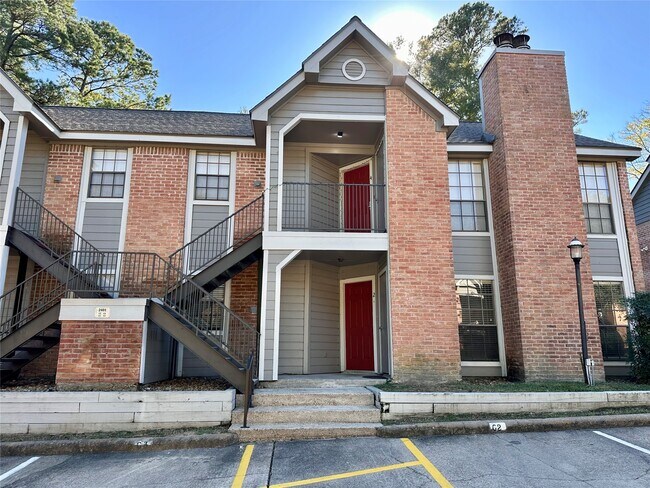 Building Photo - 2401 Sycamore Ave