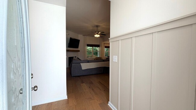 Building Photo - 750 Gleason Dr