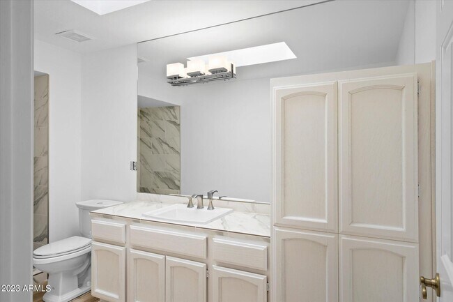 Building Photo - 8844 E San Rafael Dr